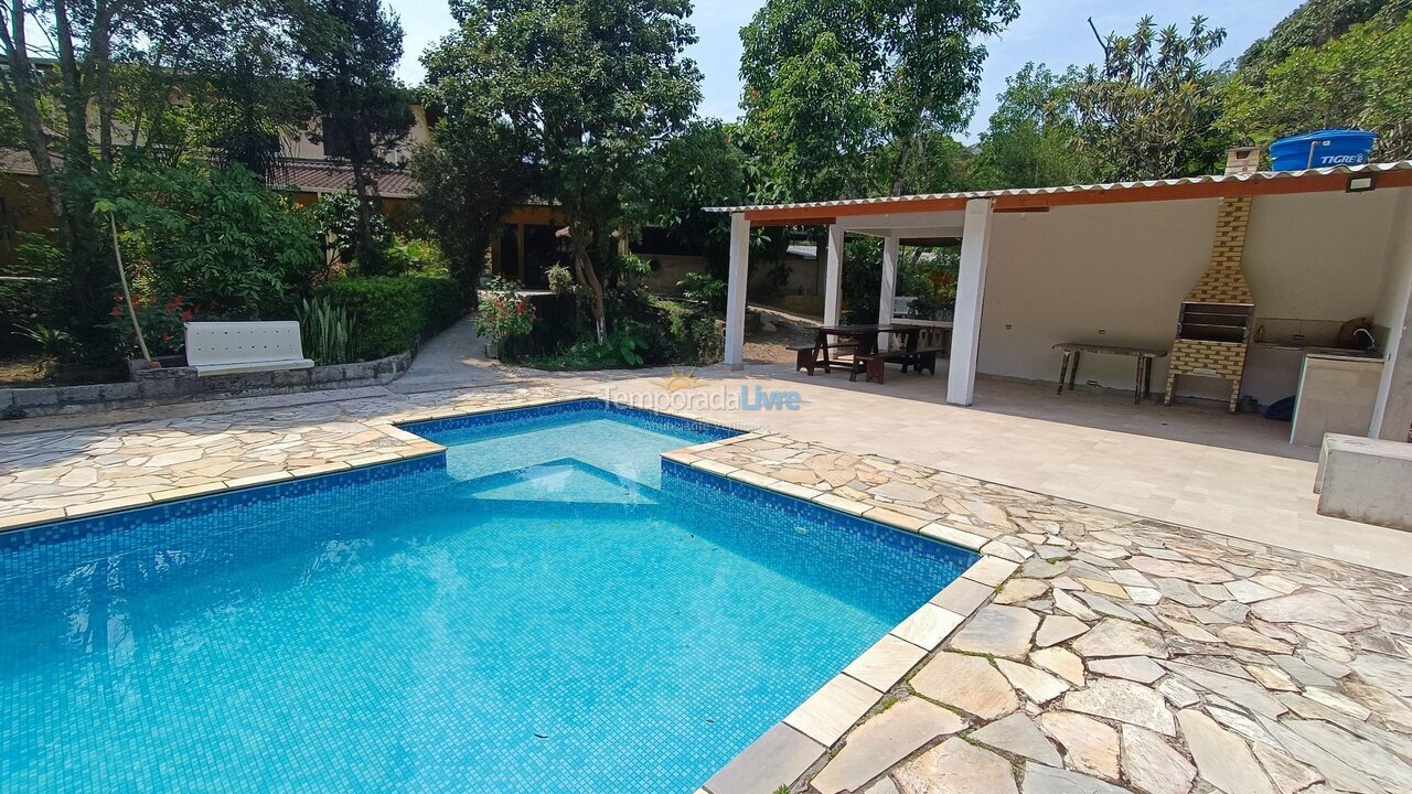 Casa para alquiler de vacaciones em Juquitiba (Jardim das Palmeiras)