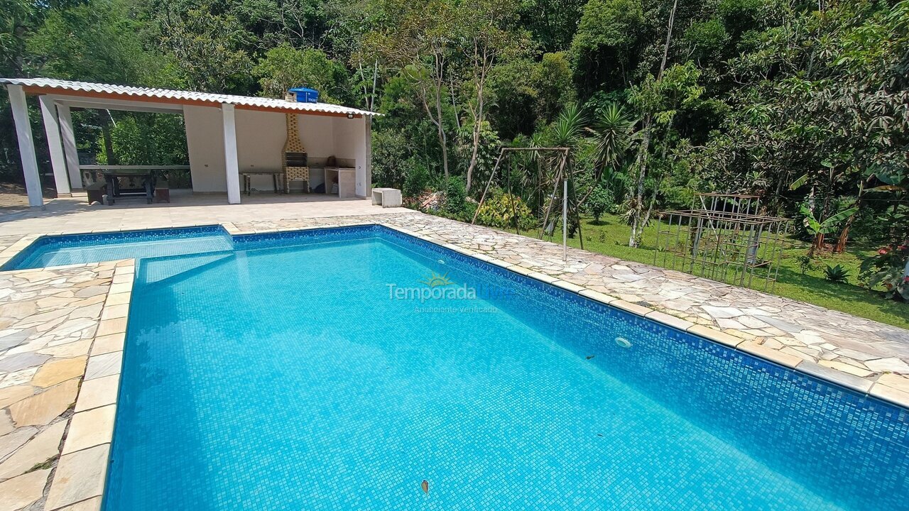 Casa para alquiler de vacaciones em Juquitiba (Jardim das Palmeiras)