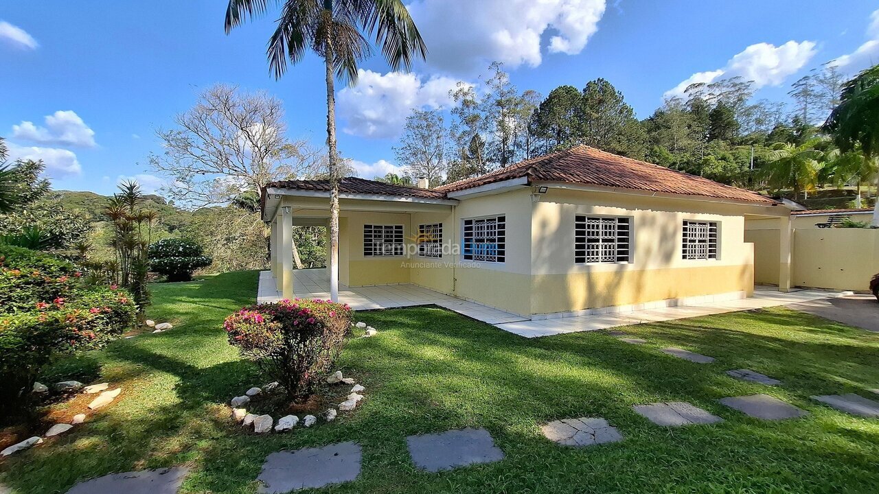 Casa para aluguel de temporada em Juquitiba (Senhorinhas)