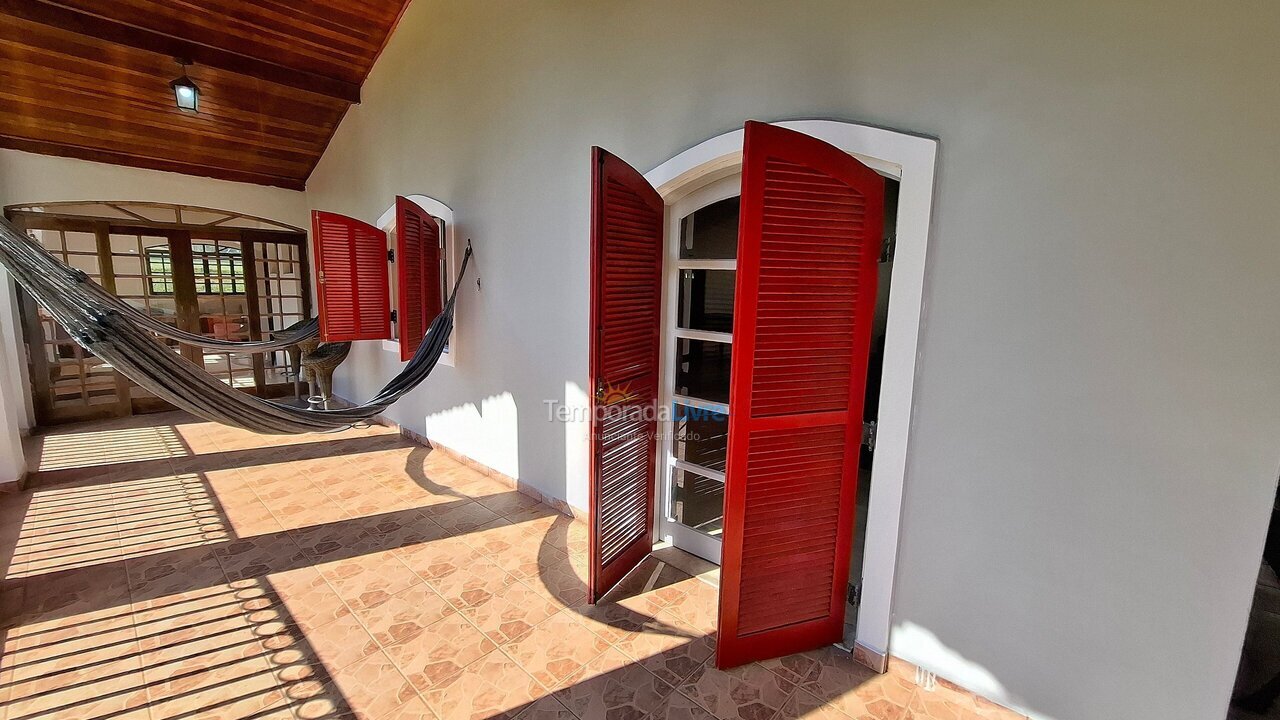 Casa para alquiler de vacaciones em Juquitiba (Barra Mansa)