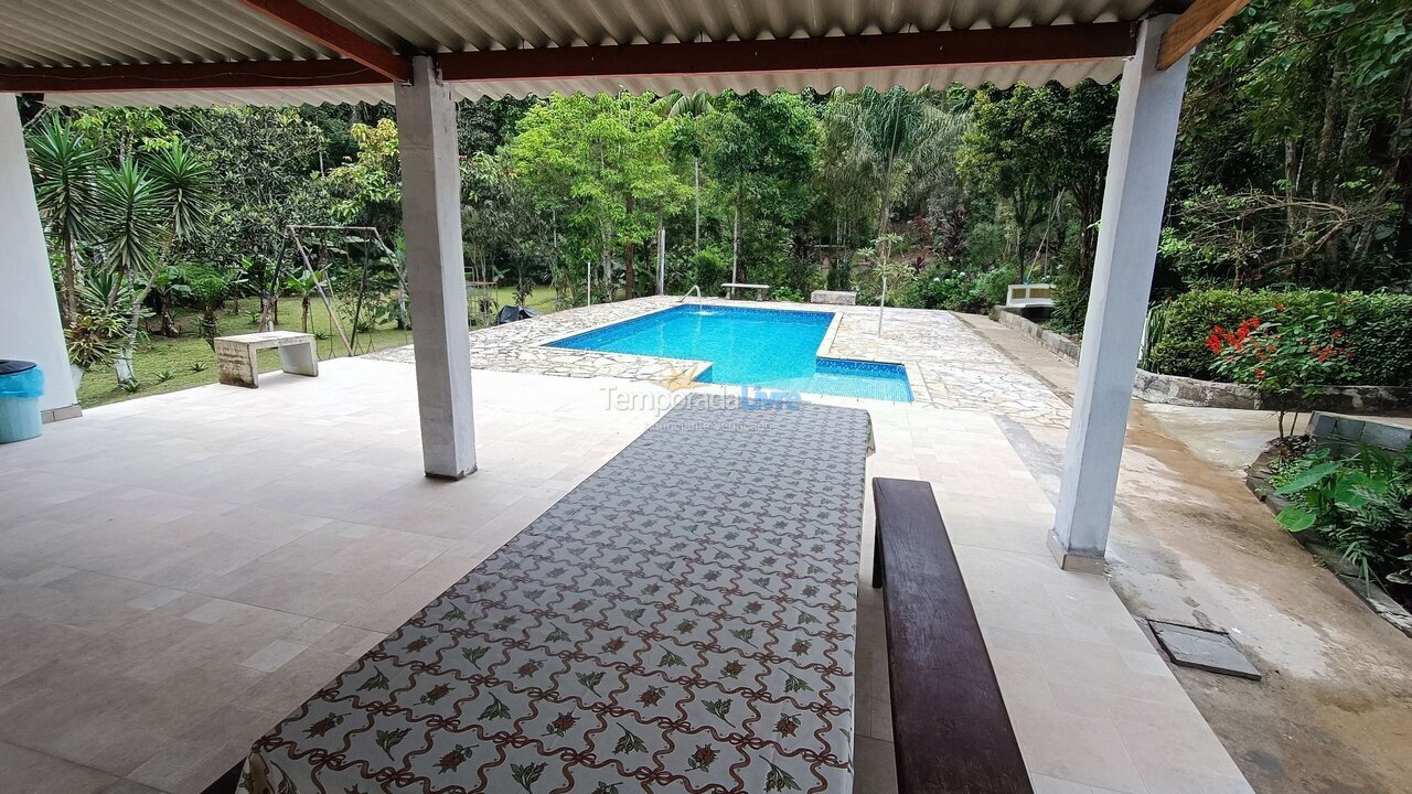 Casa para alquiler de vacaciones em Juquitiba (Jardim das Palmeiras)