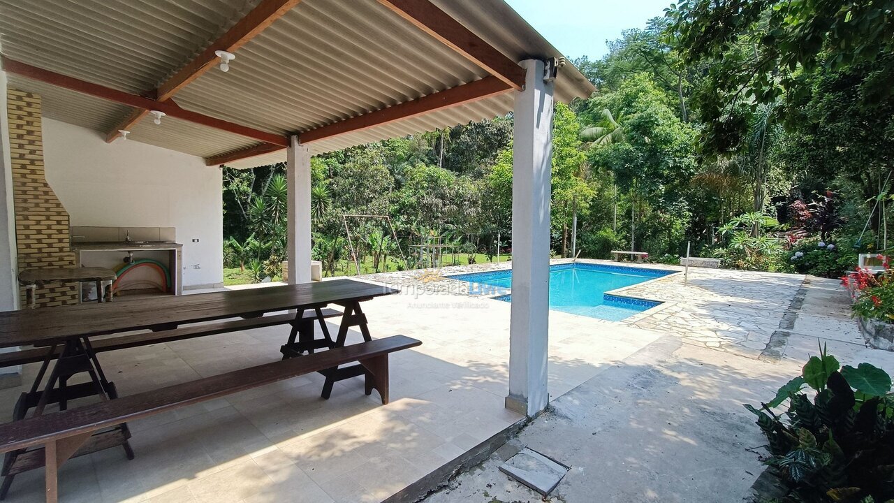 Casa para alquiler de vacaciones em Juquitiba (Jardim das Palmeiras)