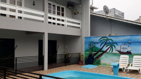 House in Enseada São Francisco do Sul, 4 bedrooms, beachfront, with swimming pool.