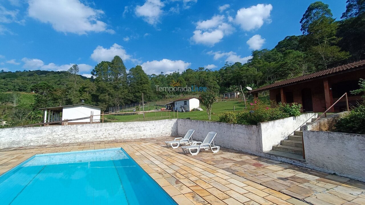 Casa para aluguel de temporada em Juquitiba (Padeiros)