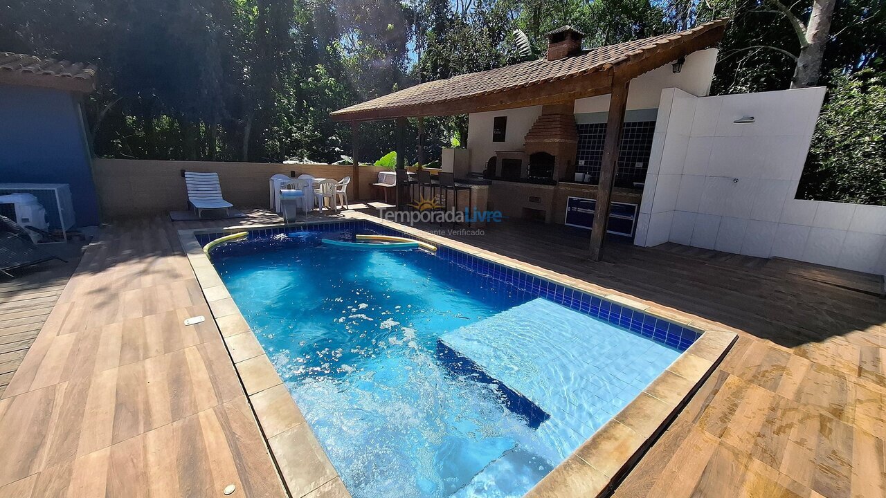 Casa para alquiler de vacaciones em Embu Guaçu (Santa Lucia)