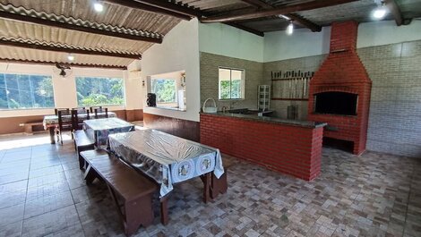 Farm with 5 suites, swimming pool and gourmet area LT0051