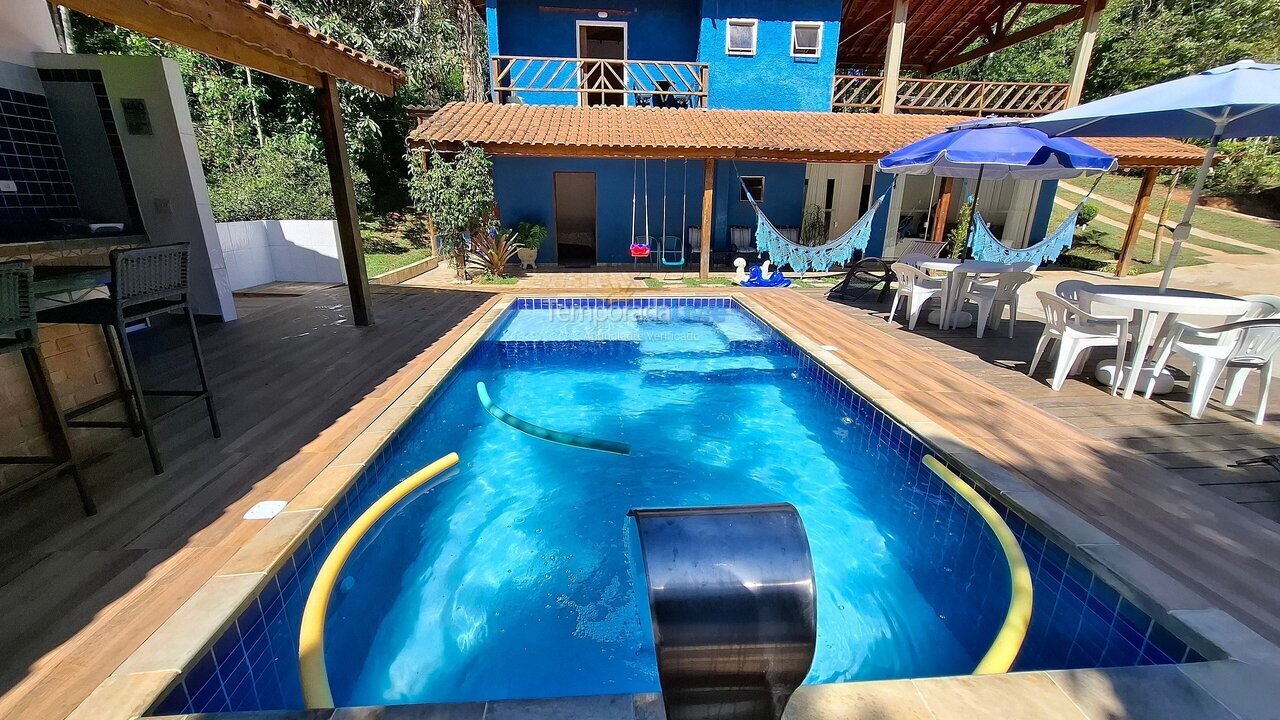 Casa para alquiler de vacaciones em Embu Guaçu (Santa Lucia)