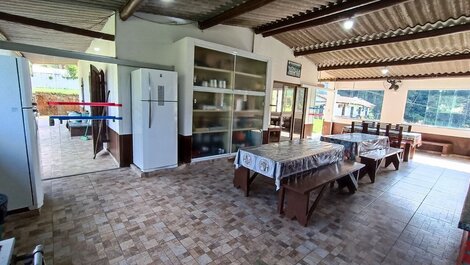 Farm with 5 suites, swimming pool and gourmet area LT0051