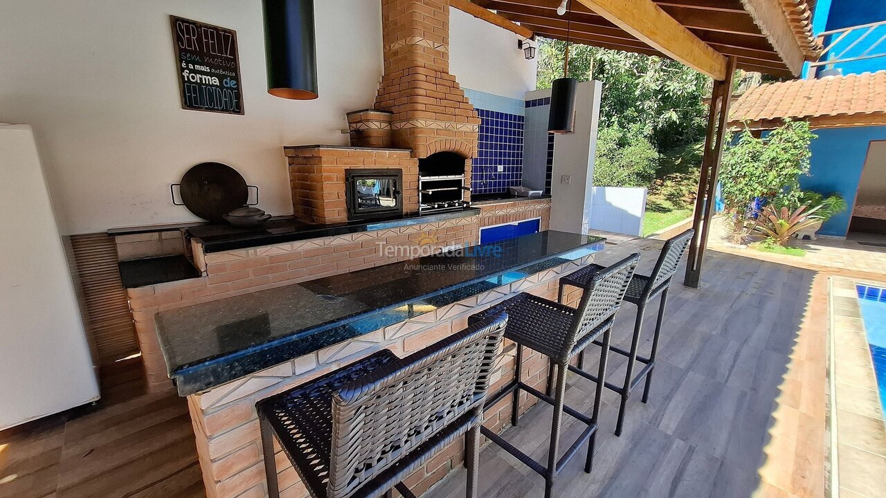 Casa para alquiler de vacaciones em Embu Guaçu (Santa Lucia)