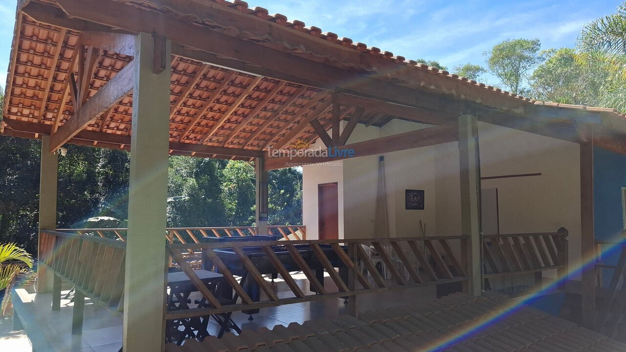 Casa para aluguel de temporada em Embu Guaçu (Santa Lucia)