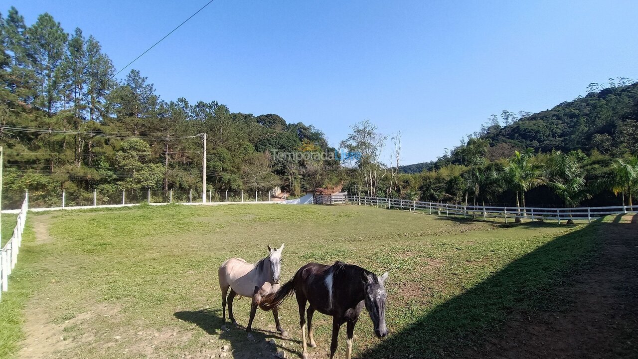 Casa para alquiler de vacaciones em Juquitiba (Ritas)