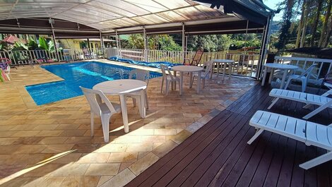 Chácara com Piscina, Jogos e Gourmet em SP LT0053