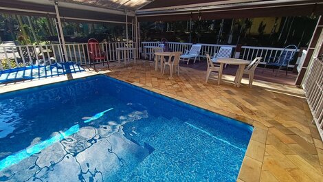 Chácara com Piscina, Jogos e Gourmet em SP LT0053