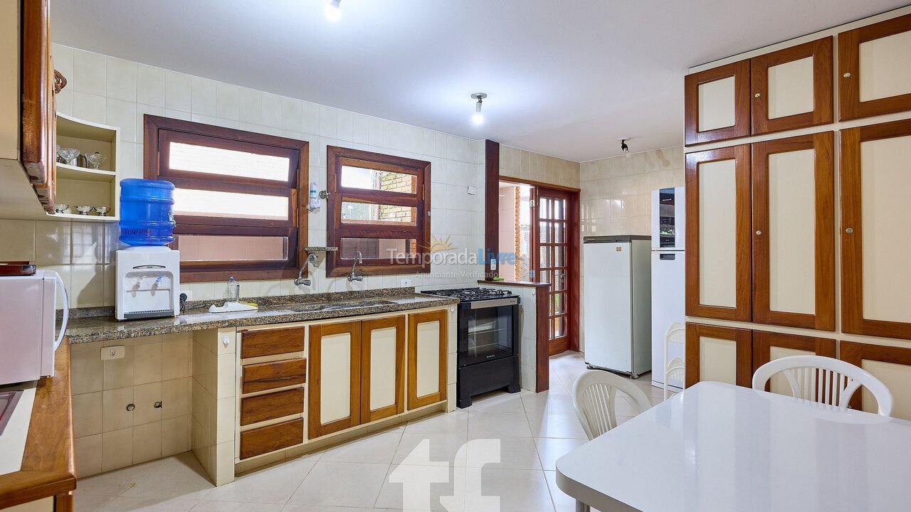 Apartment for vacation rental in Ubatuba (Praia do Lázaro)