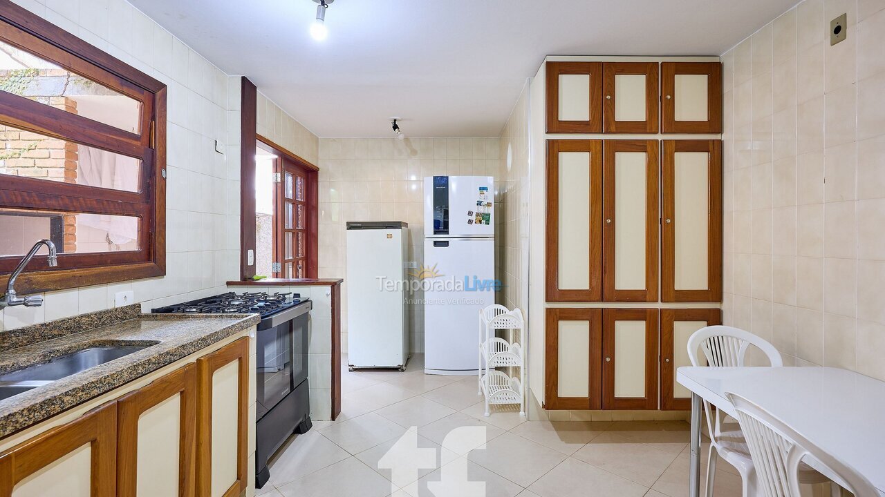 Apartamento para alquiler de vacaciones em Ubatuba (Praia do Lázaro)