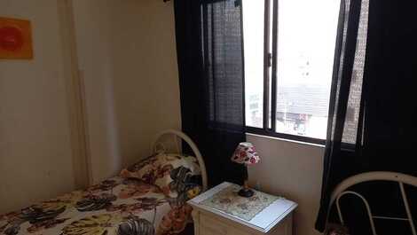 HERMOSO APARTAMENTO DE 3 DORMITORIOS, CERCA DEL COMERCIO RUSSI.