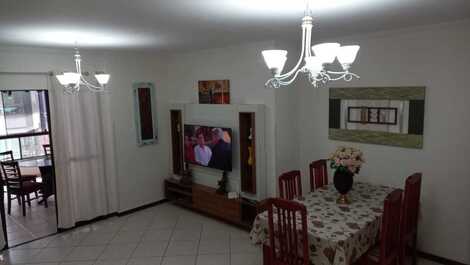 HERMOSO APARTAMENTO DE 3 DORMITORIOS, CERCA DEL COMERCIO RUSSI.