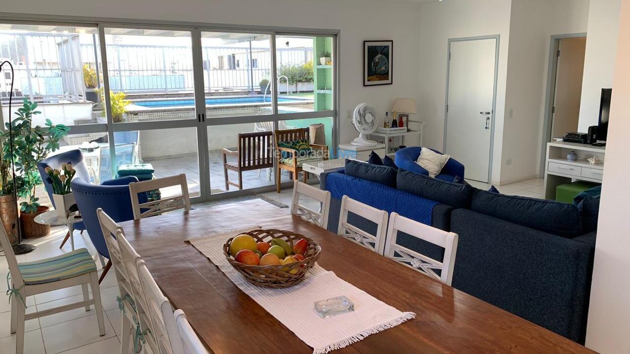 Apartamento para aluguel de temporada em Guarujá (Pitangueiras)