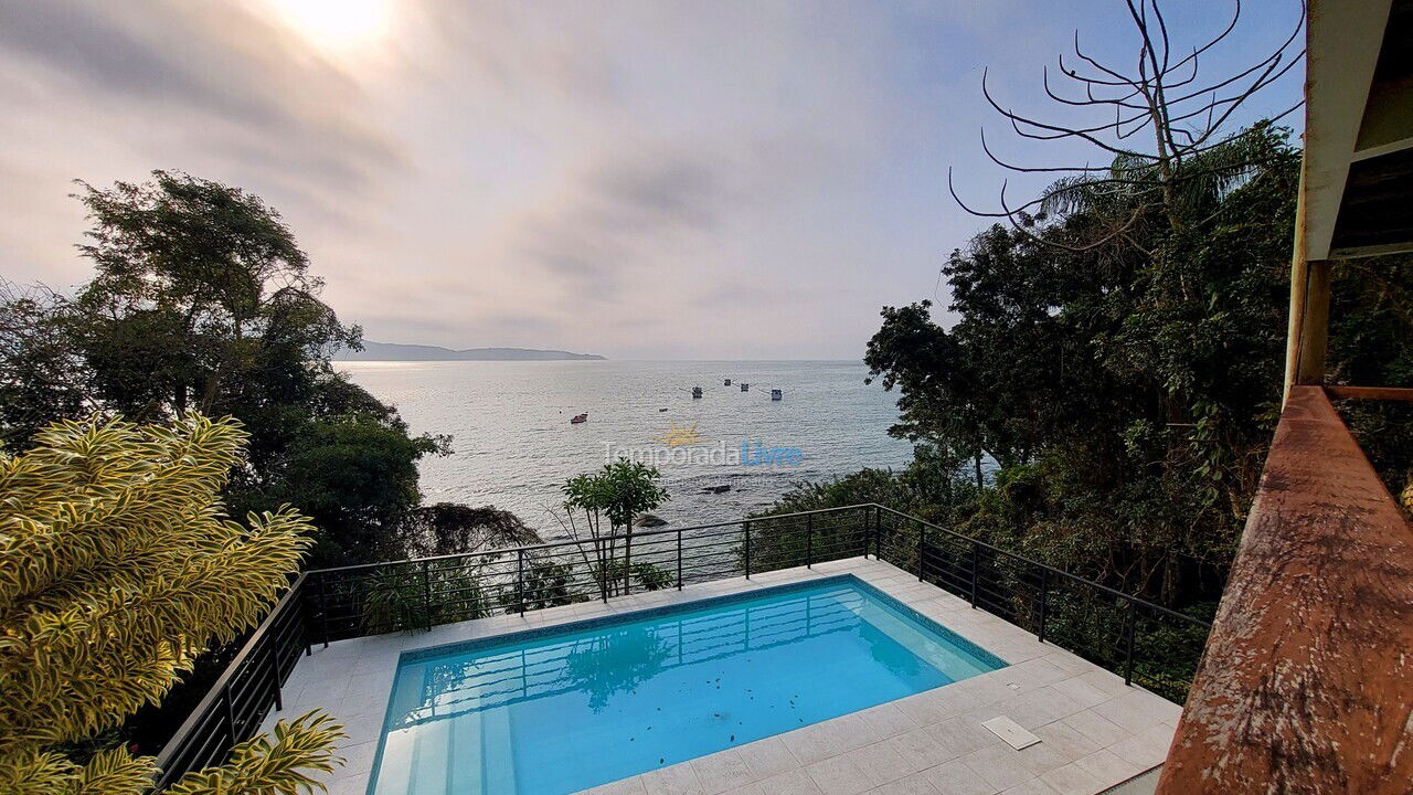 Casa para aluguel de temporada em Bombinhas (Praia de Bombinhas)