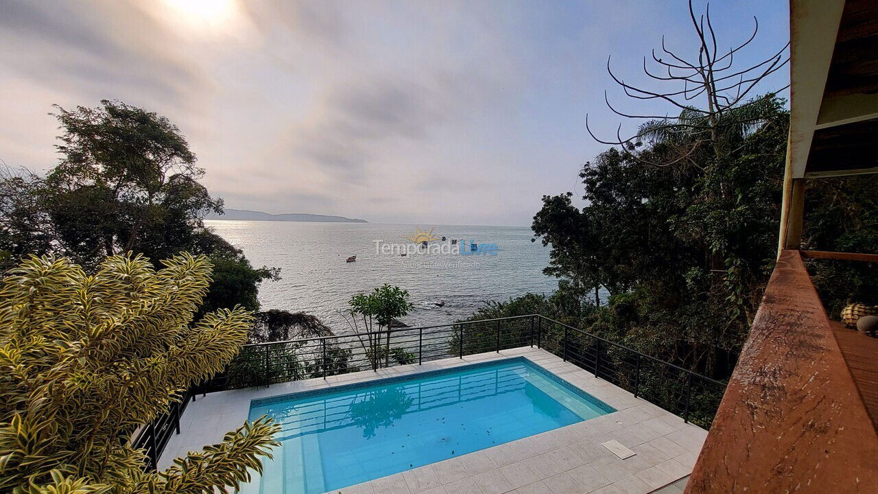 Casa para aluguel de temporada em Bombinhas (Praia de Bombinhas)