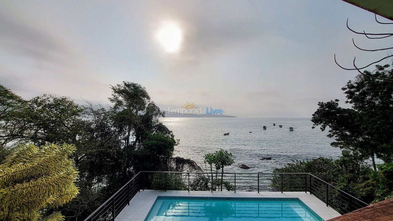 Casa para aluguel de temporada em Bombinhas (Praia de Bombinhas)