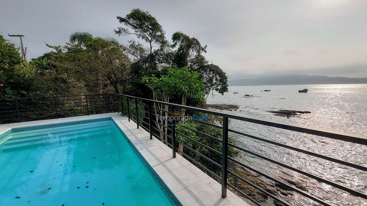 Casa para aluguel de temporada em Bombinhas (Praia de Bombinhas)