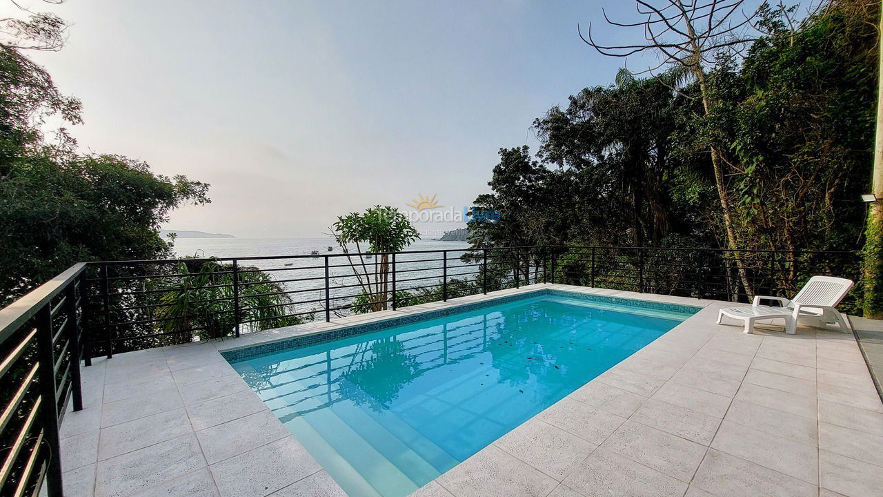 Casa para aluguel de temporada em Bombinhas (Praia de Bombinhas)