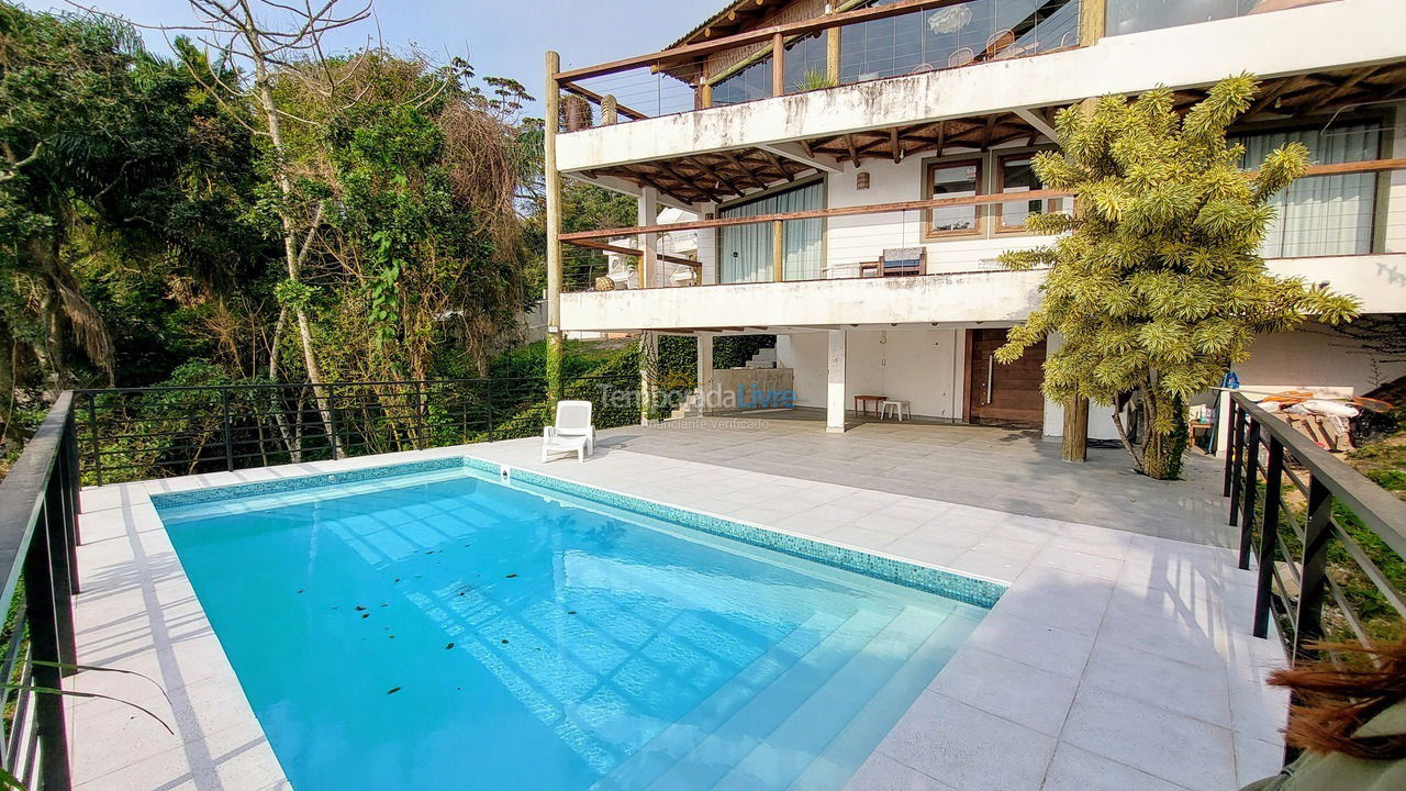 Casa para aluguel de temporada em Bombinhas (Praia de Bombinhas)