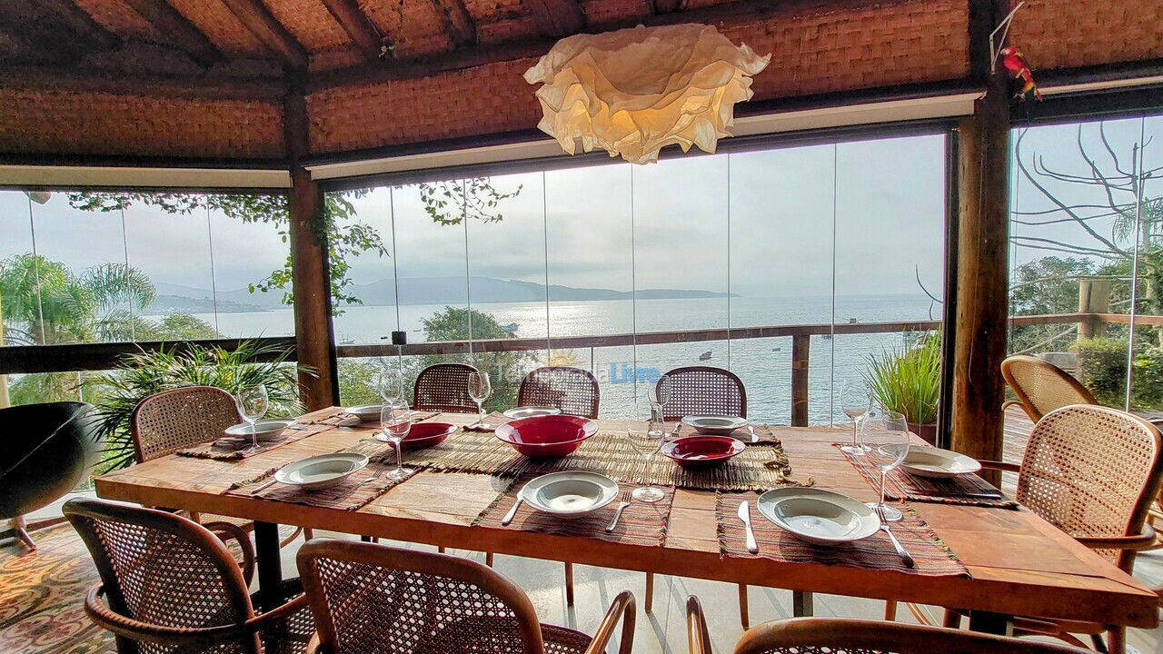 Casa para aluguel de temporada em Bombinhas (Praia de Bombinhas)