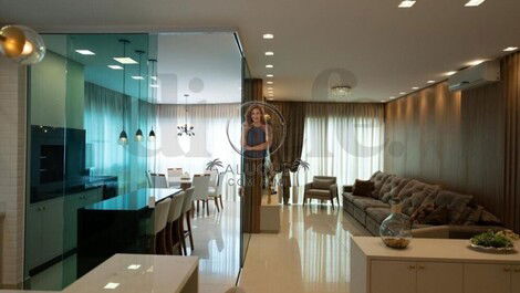 LUXURIOUS 5 SUITE APARTMENT FRONT OF THE SEA