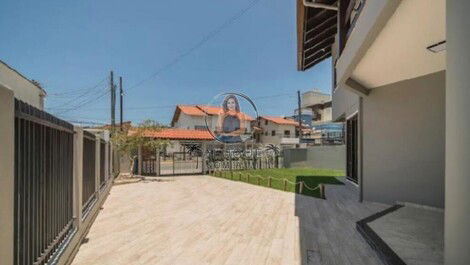 HOUSE WITH POOL AND WOOD STOVE ON BOMBAS BEACH