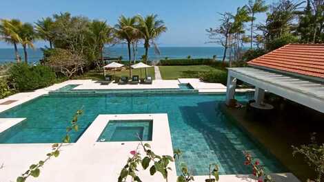 Splendid house facing the sea in Barra o Una (New Year's Eve)