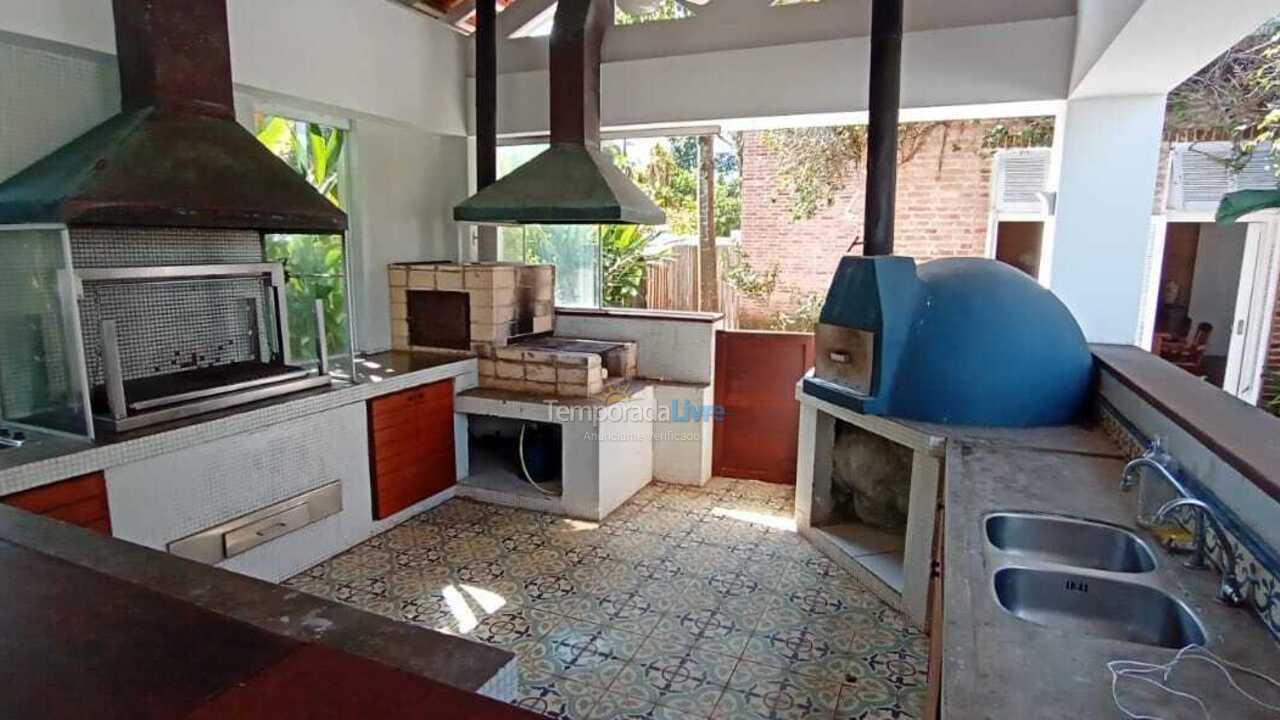 Casa para aluguel de temporada em São Sebastião (Barra do Una)