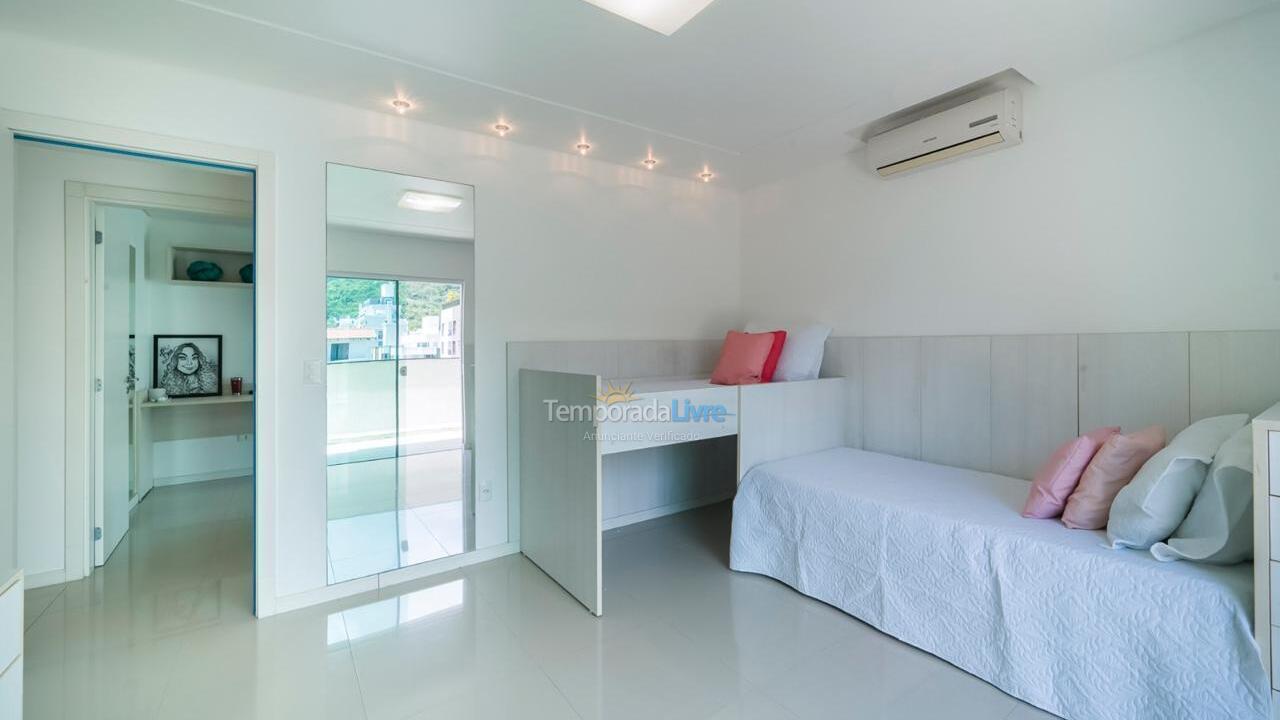 Apartamento para alquiler de vacaciones em Bombinhas (Praia de Bombas)