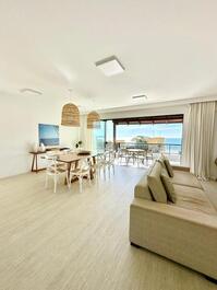 PENTHOUSE WITH 6 SUITES WITH SEA VIEW ON BOMBAS BEACH