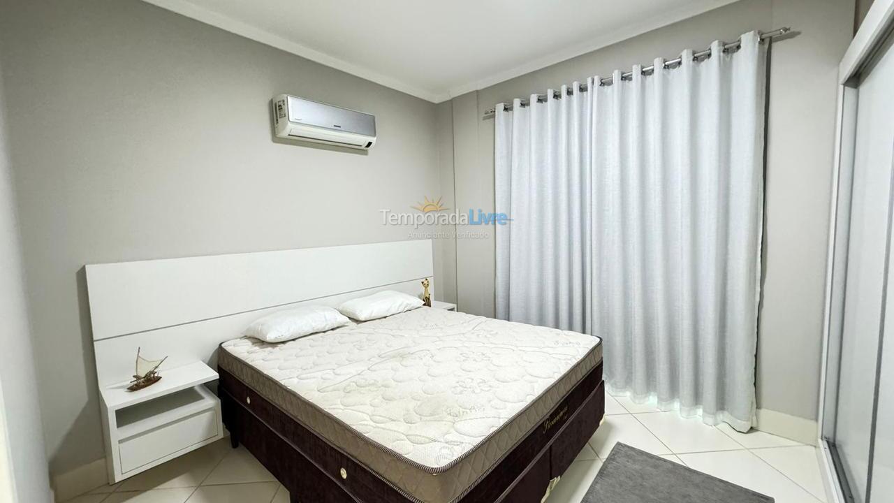Apartamento para aluguel de temporada em Bombinhas (Praia de Bombas)