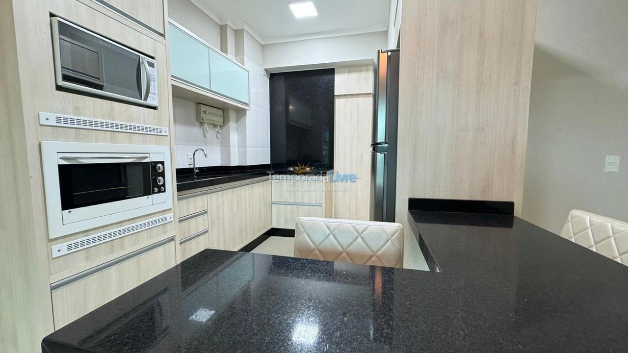 Apartamento para aluguel de temporada em Bombinhas (Praia de Bombas)