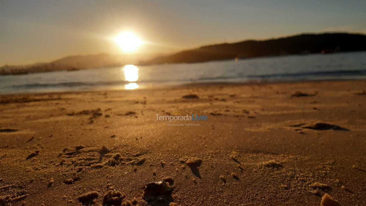 Apartamento para aluguel de temporada em Bombinhas (Praia de Bombas)