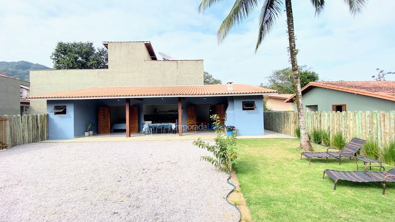 Casa para alquiler de vacaciones em Ubatuba (Praia do Lázaro)