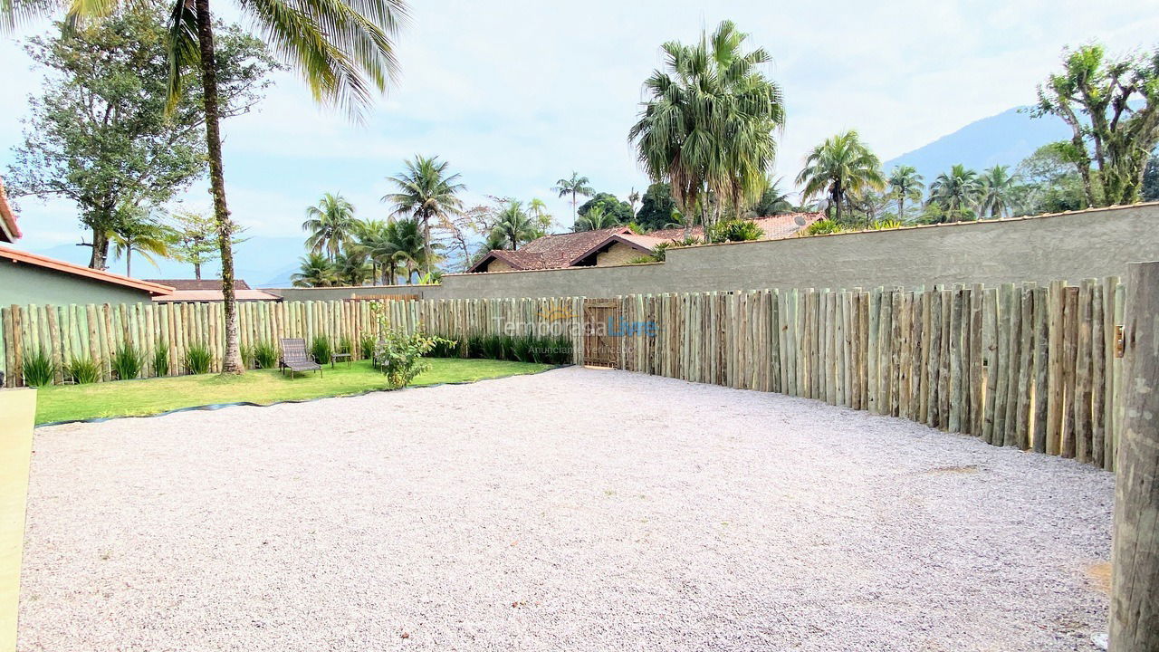 Casa para alquiler de vacaciones em Ubatuba (Praia do Lázaro)