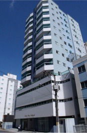 Apartment with 03 suites on the seafront block