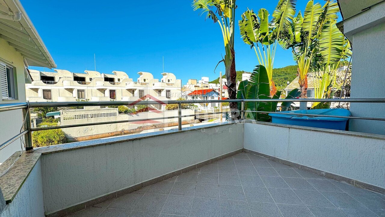 Casa para aluguel de temporada em Bombinhas (Praia de Bombinhas)