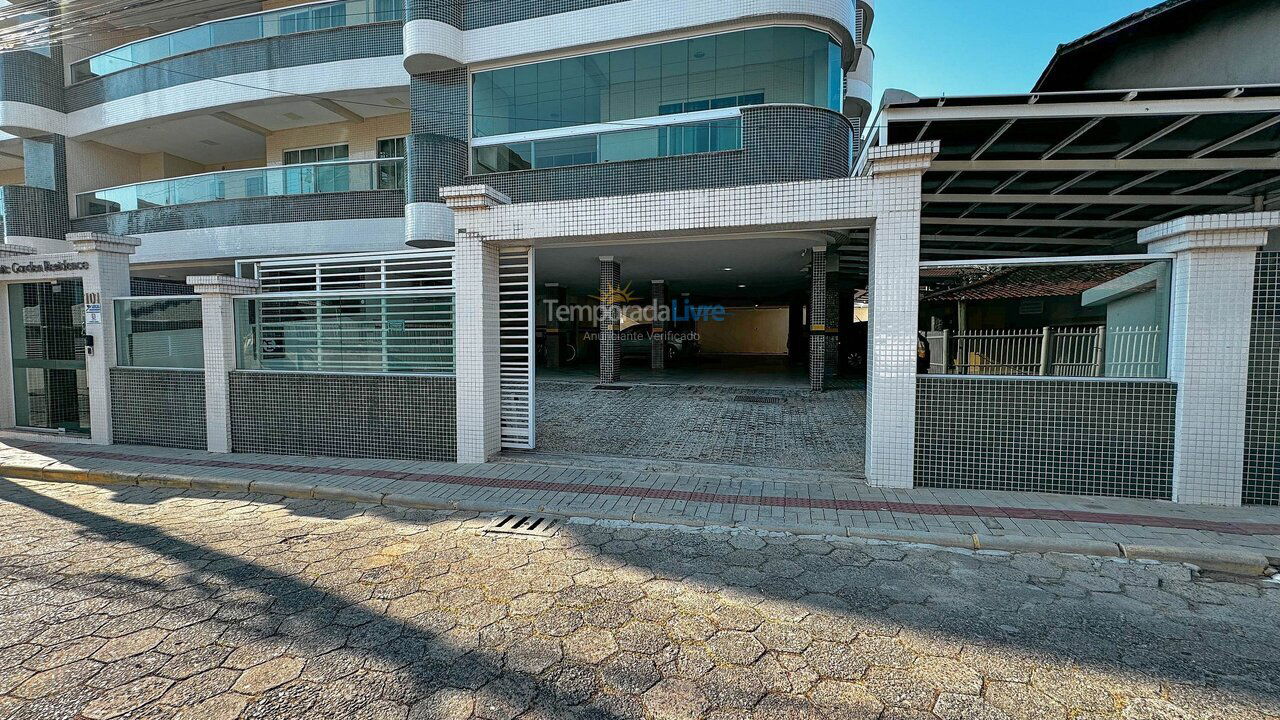 Apartment for vacation rental in Bombinhas (Praia de Bombas)