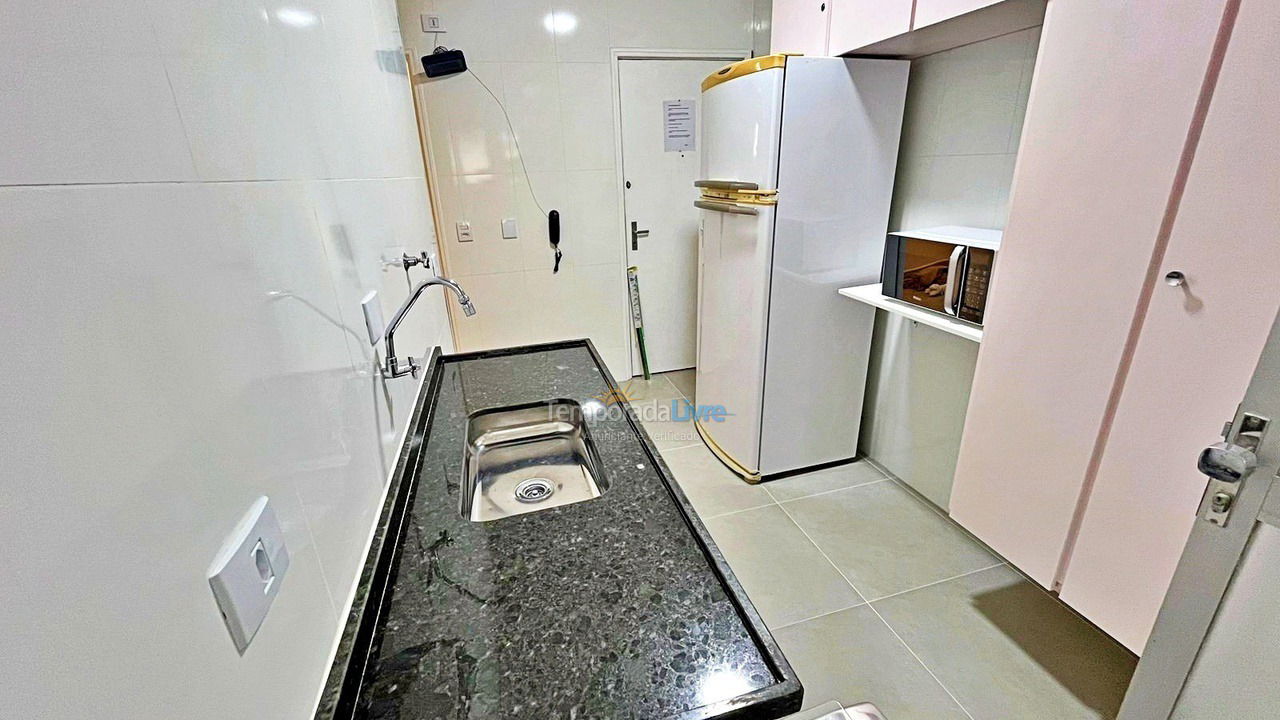 Apartamento para aluguel de temporada em Guarujá (Pitangueiras)