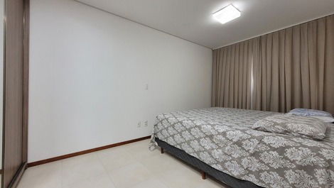 Large and spacious apartment facing the sea in Balneário Piçarras