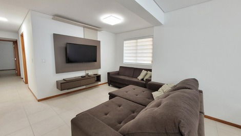 Large and spacious apartment facing the sea in Balneário Piçarras