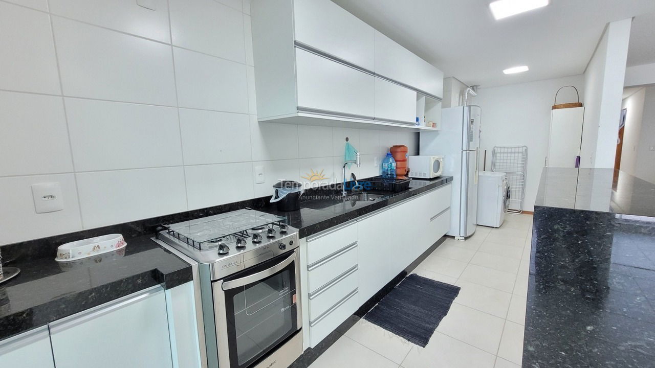 Apartment for vacation rental in Balneário Piçarras (Piçarras)