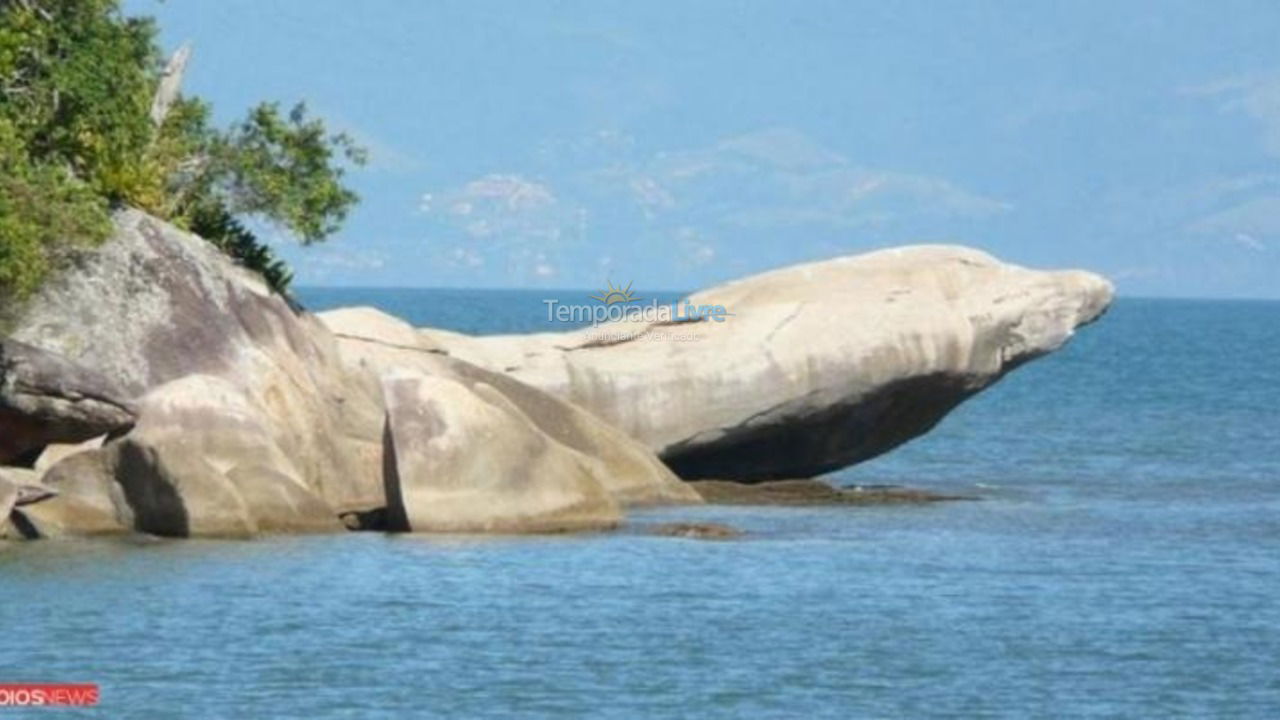 Casa para aluguel de temporada em Caraguatatuba (Praia das Palmeiras)