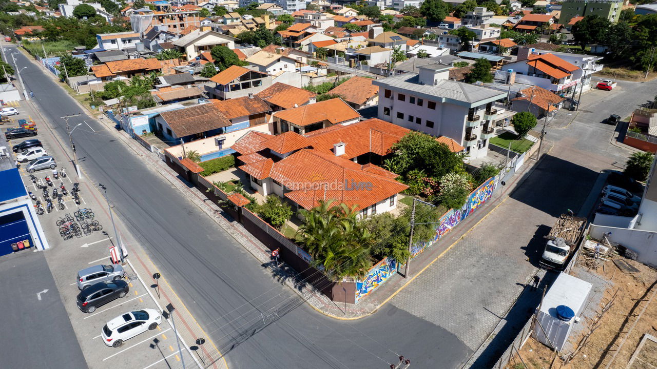 Casa para alquiler de vacaciones em Bombinhas (Praia de Bombas)