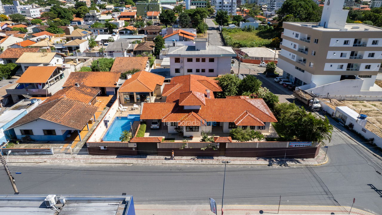 Casa para alquiler de vacaciones em Bombinhas (Praia de Bombas)